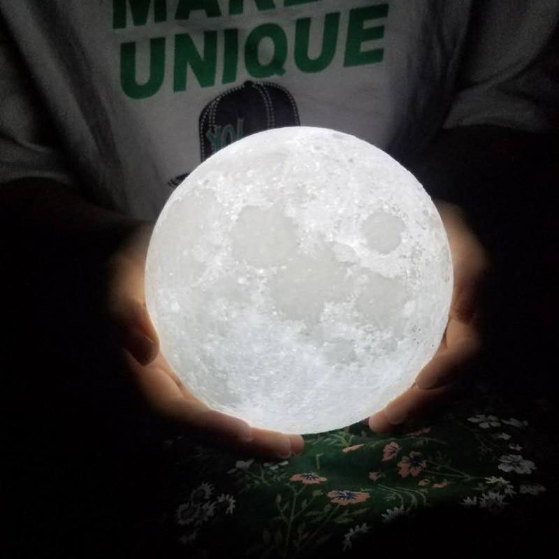 The Royal Moon Lamp